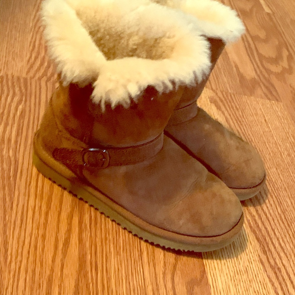 beautiful brown boots